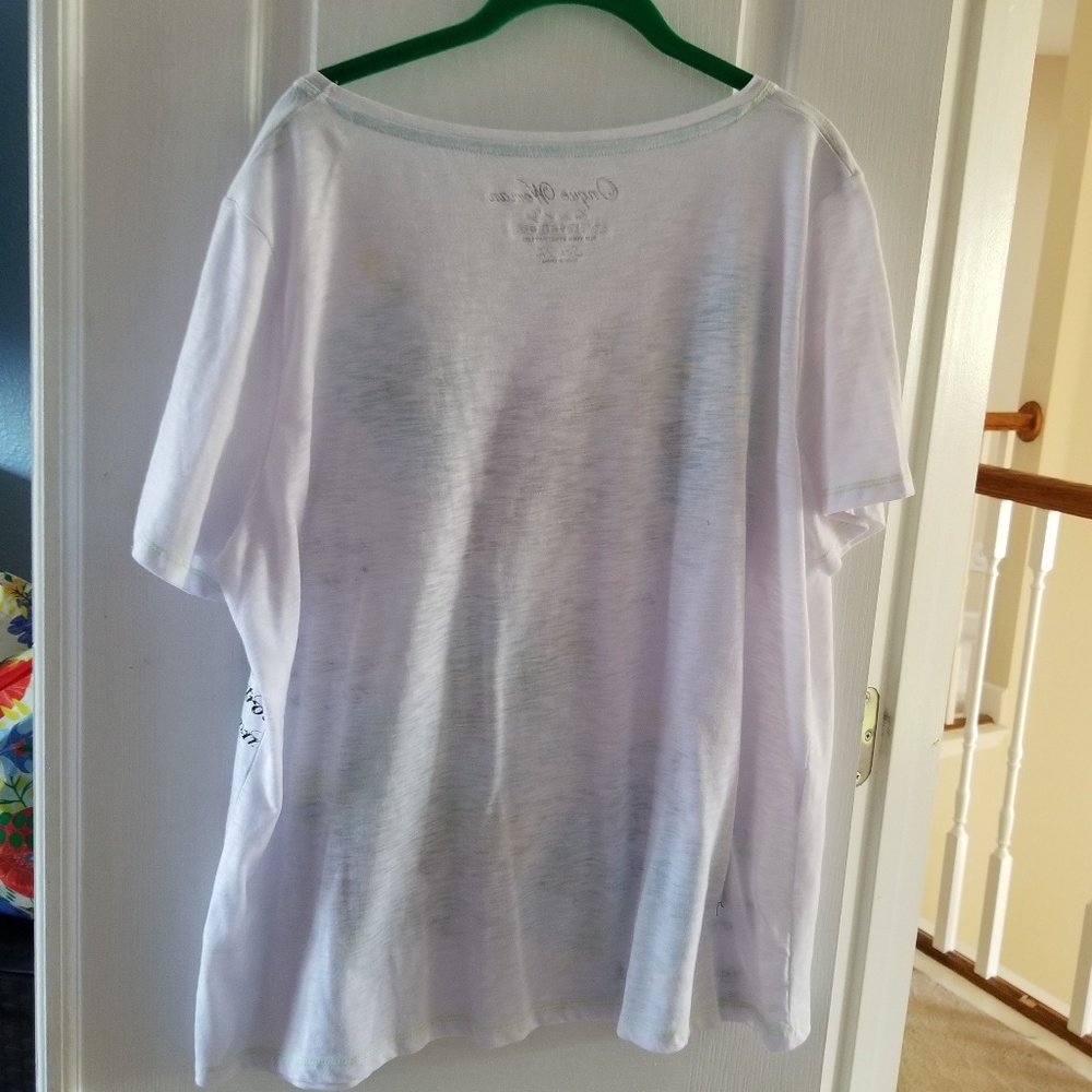 Ladies Beautiful Tshirt Never worn - Picture 2 of 2